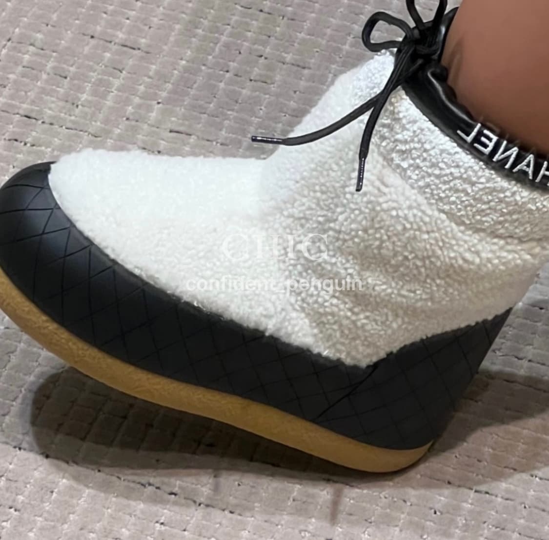 (새상품) 샤넬 코코네쥬 시어링 부츠 40사이즈 상품이미지1