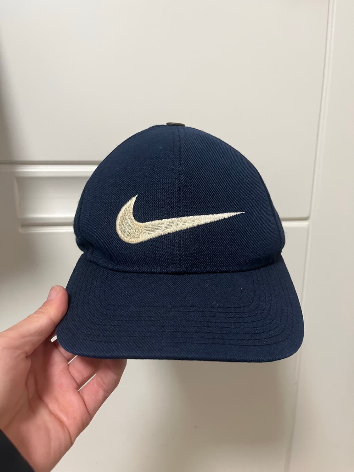 나이키 빈티지 로고 볼캡  모자 민희진 착용 상품이미지3