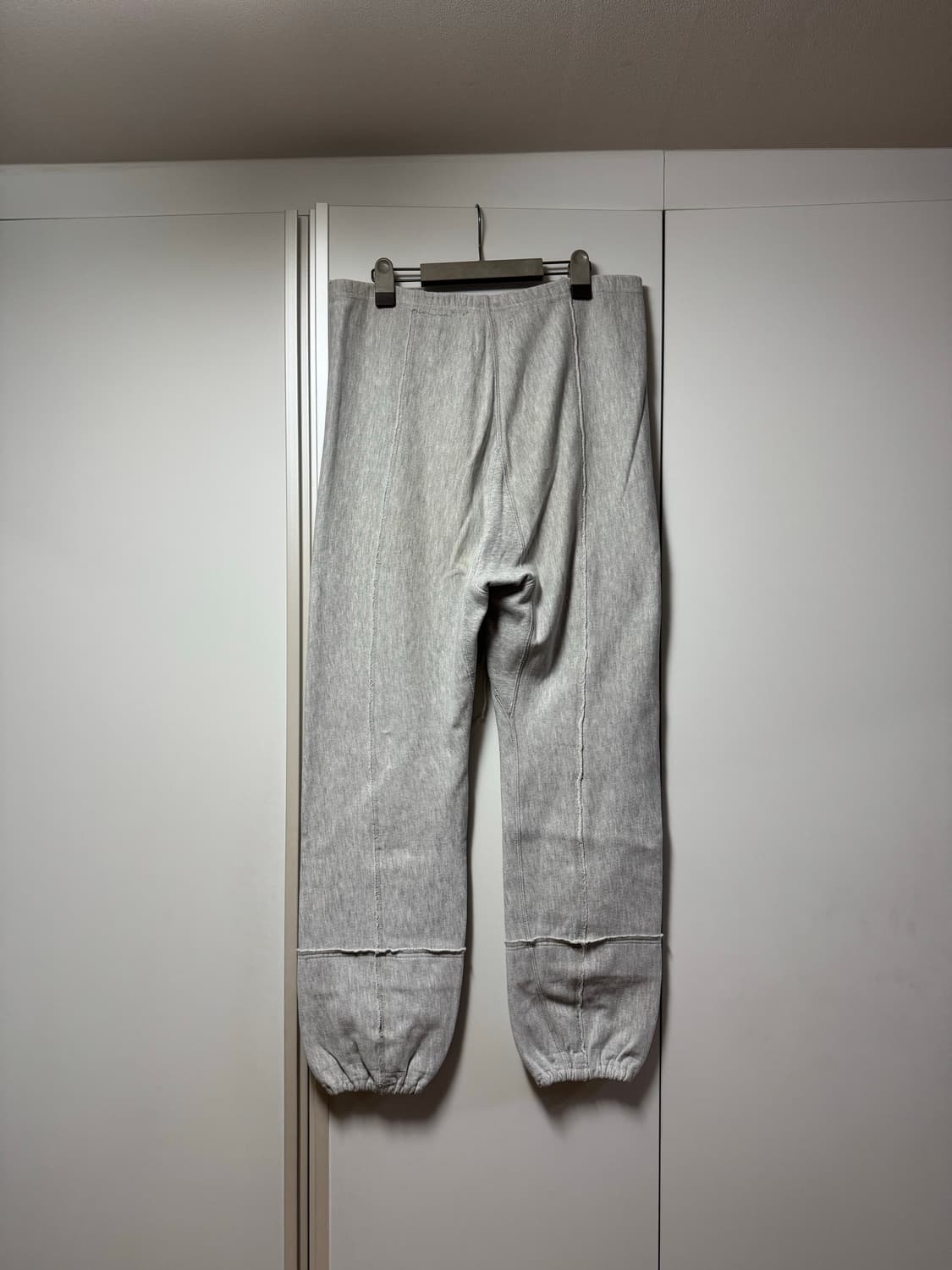 솔로이스트 X 올드파크 스웻팬츠 상품이미지2