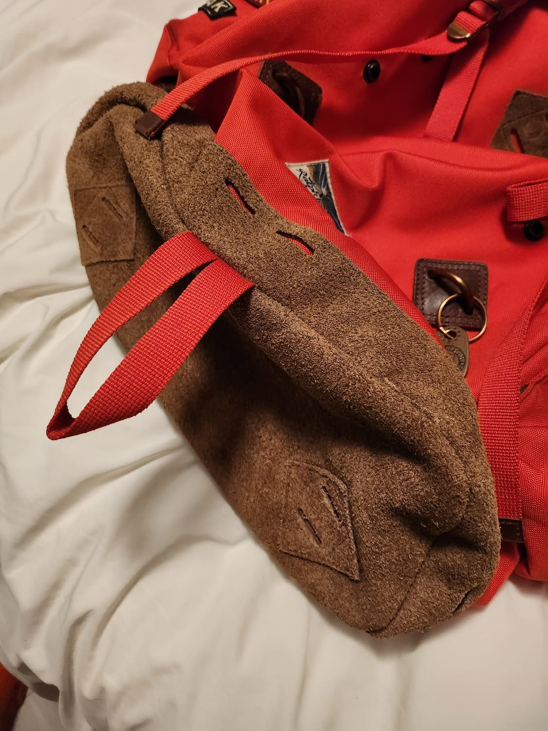 폴로 스웨이드 트림 백팩 레드 상품이미지5