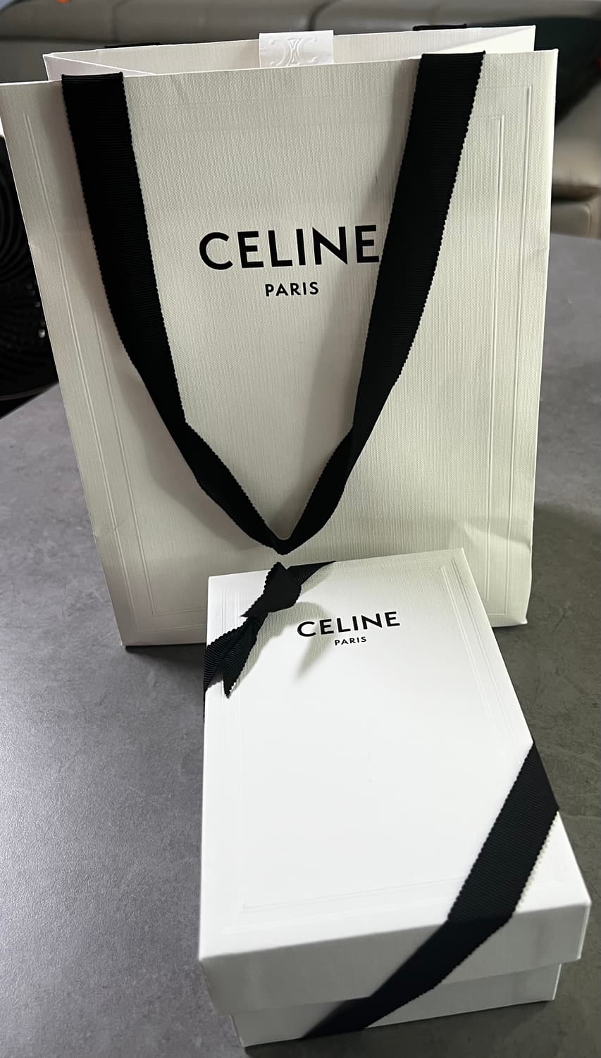 셀린느 파인 스트랩 반지갑 블랙 상품이미지6