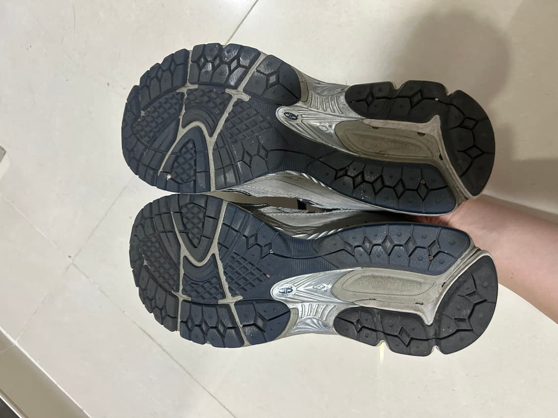 뉴발란스 2002R 그레이 상품이미지4