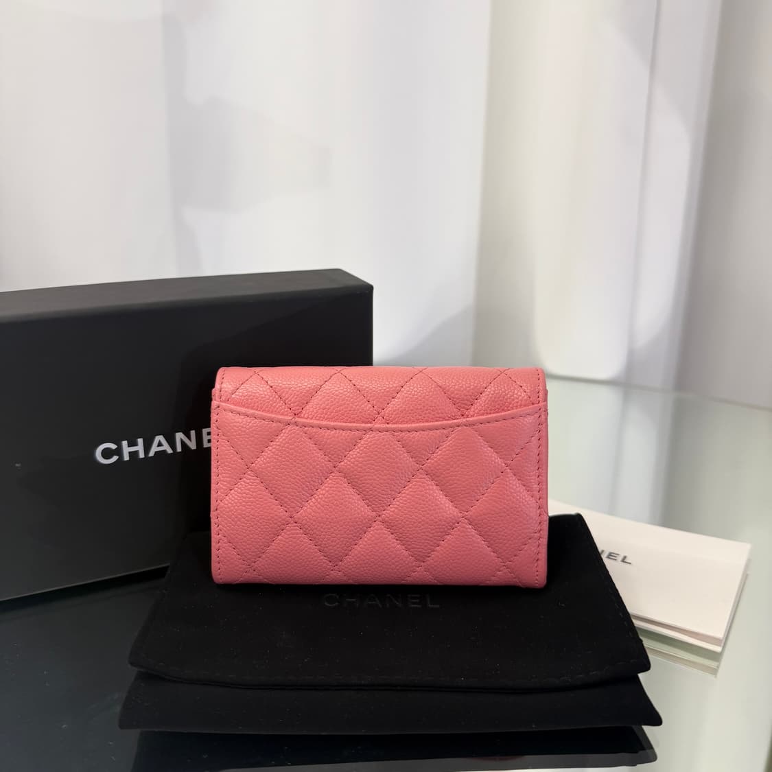 샤넬 클래식 카드 홀더 그레인드 카프스킨 & 골드 메탈 유광핑크 상품이미지4