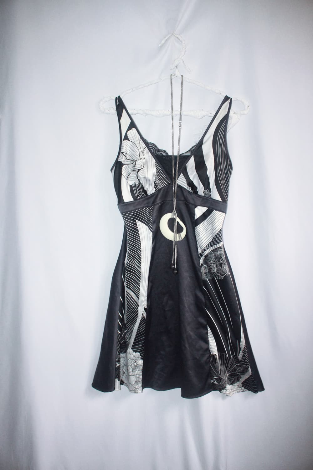 Droplet ivory long neckless 상품이미지2