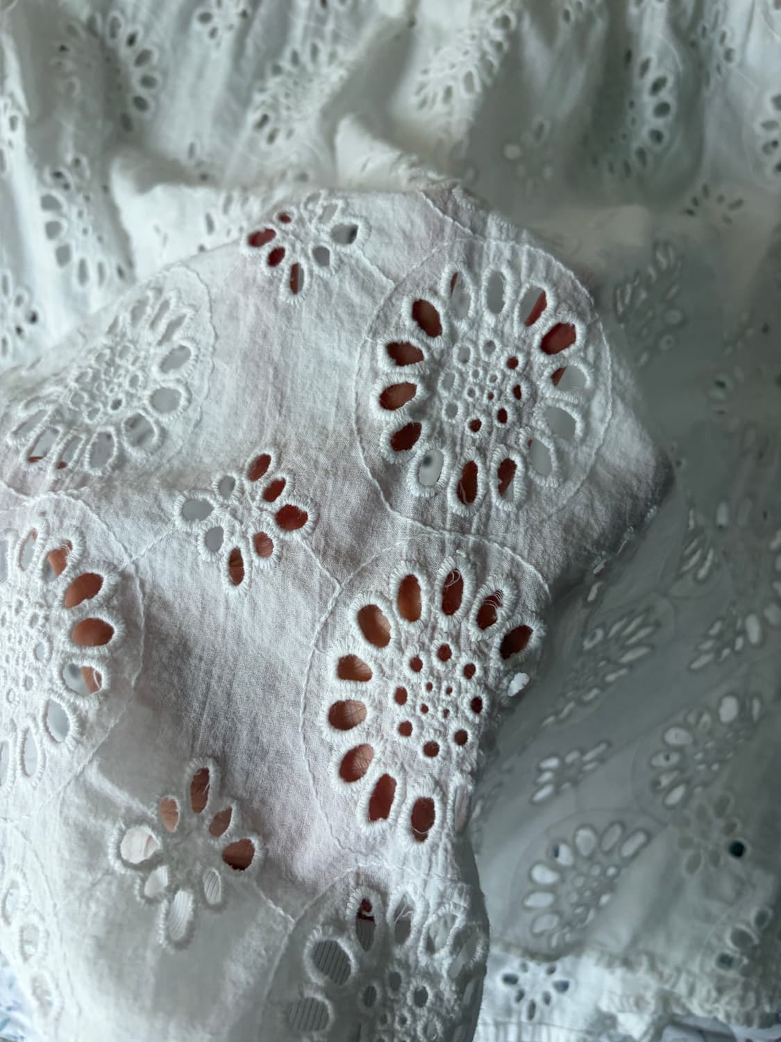 자라 화이트 아일렛블라우스  상품이미지3