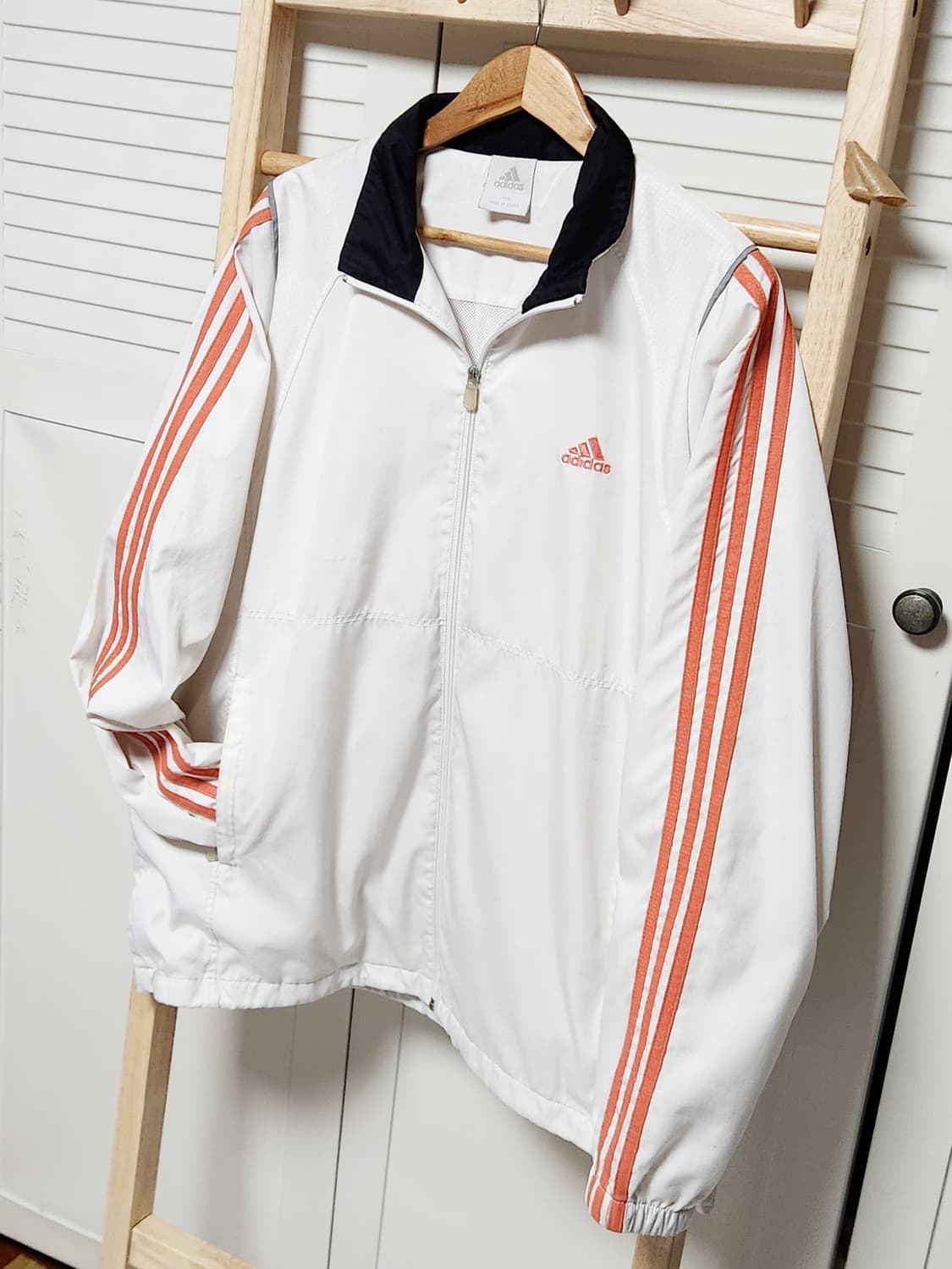 대장 아디다스 삼선 화이트x오렌지 바람막이 자켓 상품이미지2