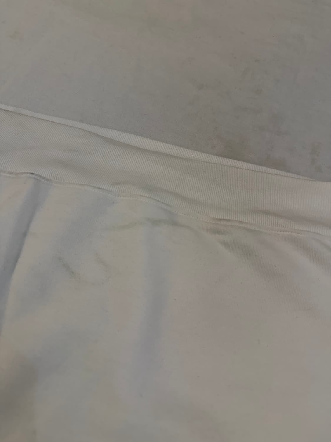 캐피탈 30 플리스 X 퍼 그리즐리 맨투맨 스웻셔츠 화이트 상품이미지6