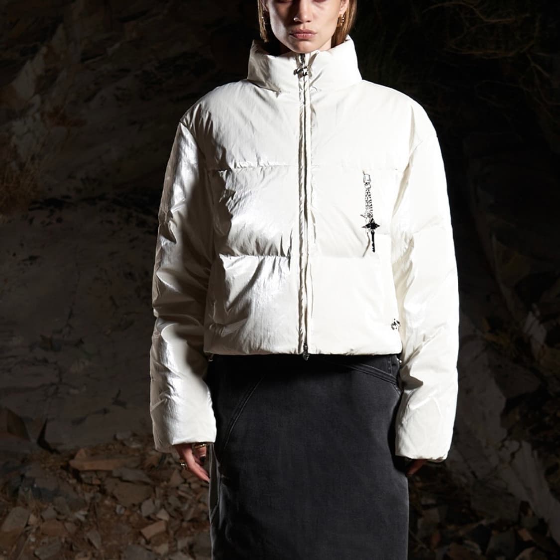 Yeel 와이이이엘 글로시 패딩 자켓 아이보리 상품이미지1