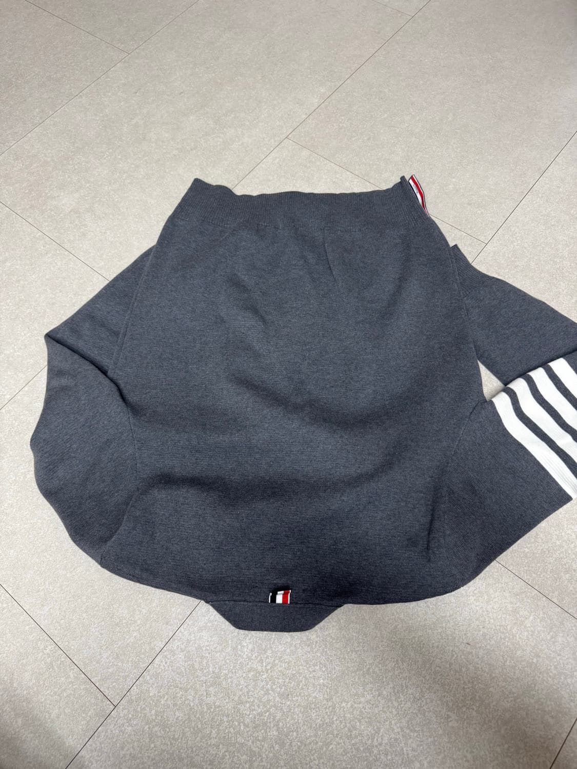 톰브라운 밀라노스티치 가디건 그레이 3사이즈 상품이미지4