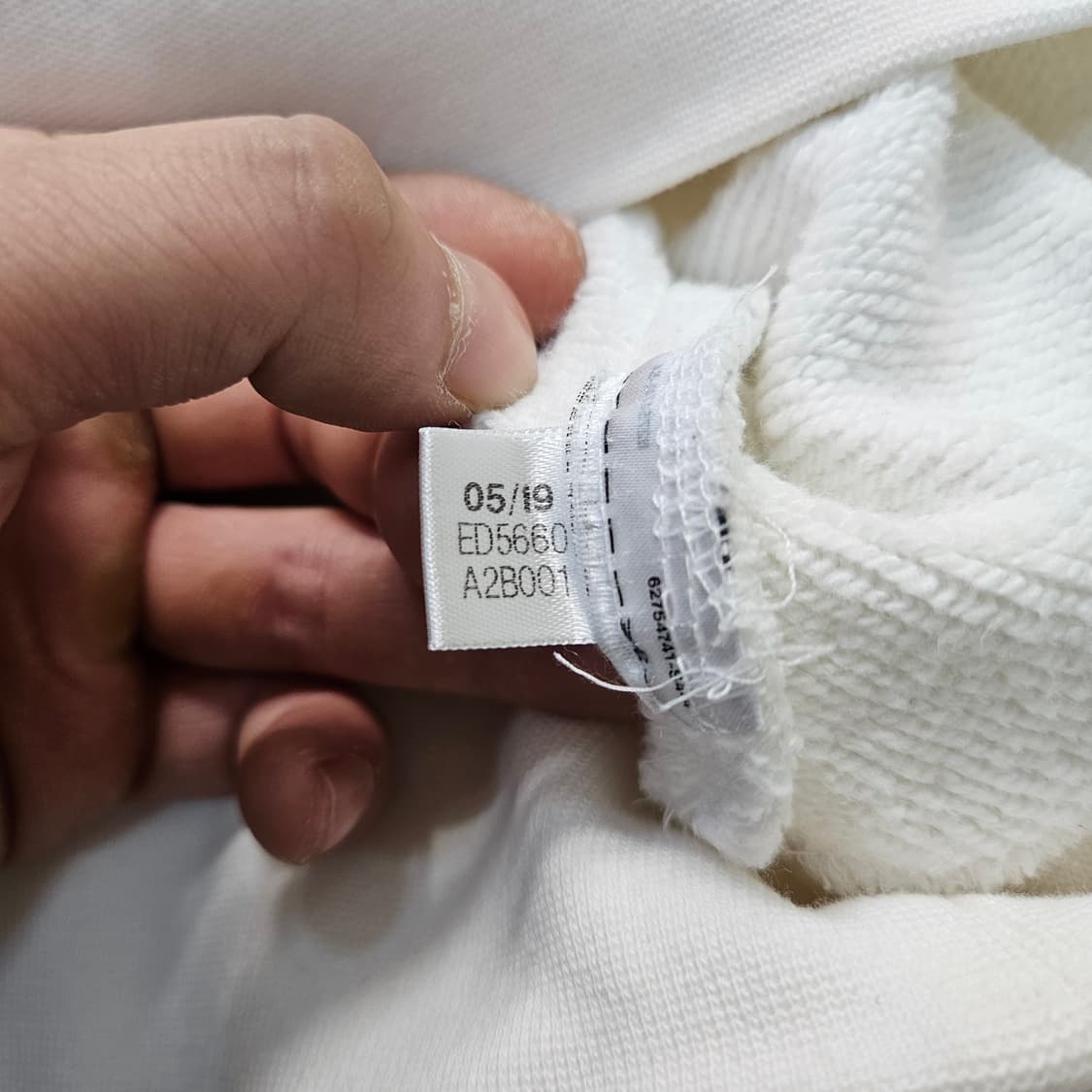 L 아디다스 라이벌리 맨투맨 0323Y 상품이미지4