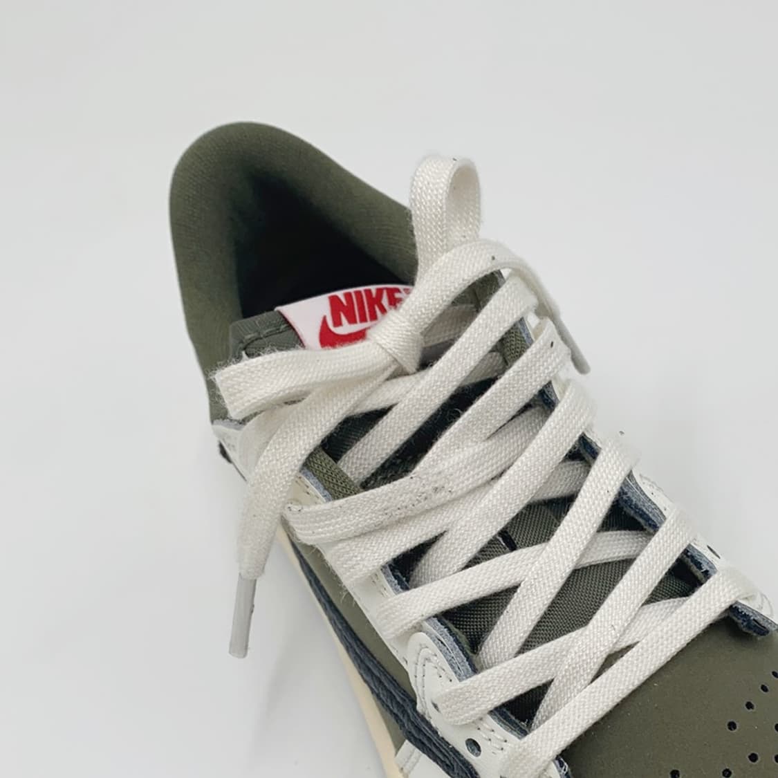 에어 조던 1 로우 OG SP 트래비스스캇 미디엄 올리브 PS NO.99 상품이미지9