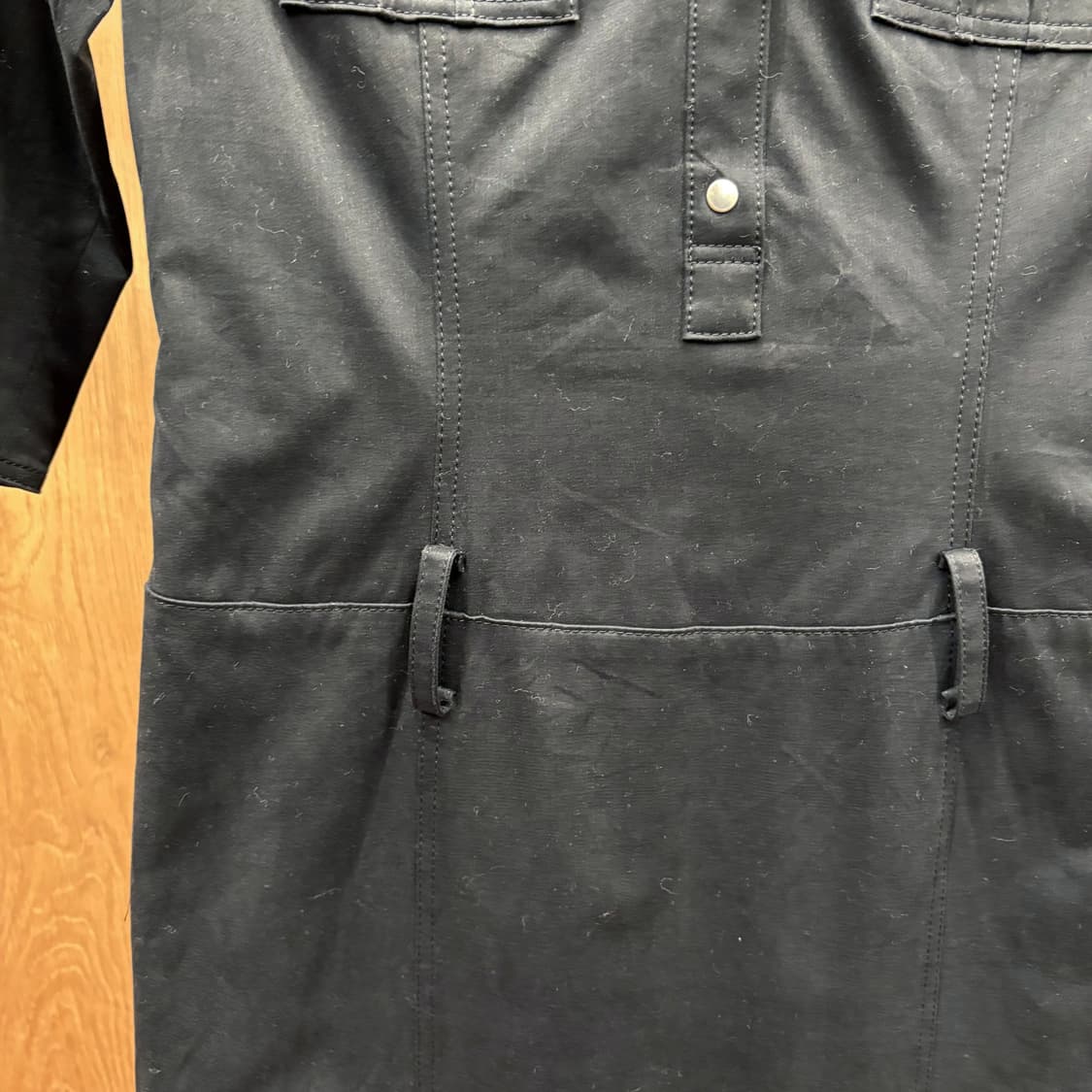 꾸레쥬 5부 오픈 카라 미디 원피스 플랩 포켓 디테일 H라인 블랙 상품이미지6