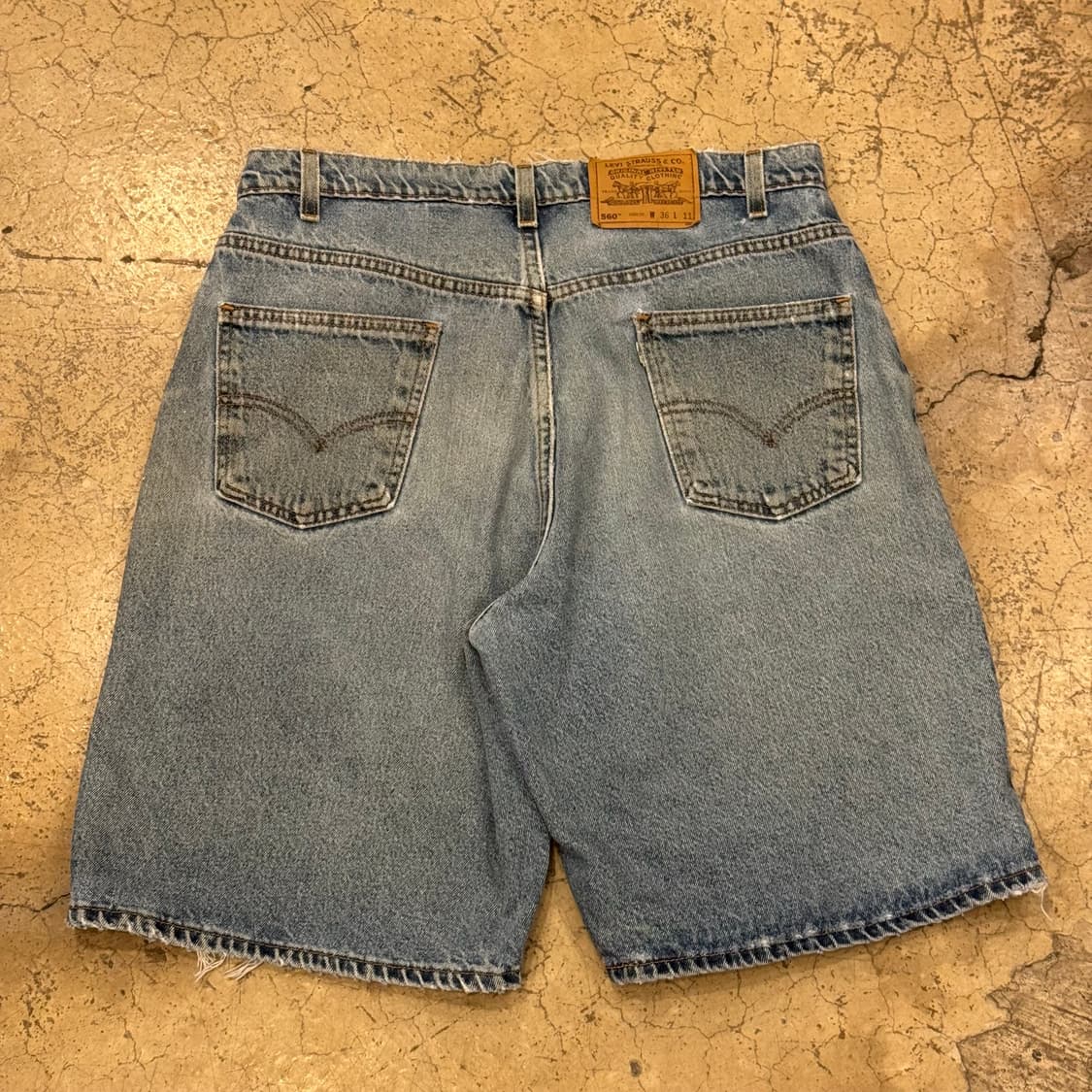 90s USA Levi’s 560 denim shorts (36) 상품이미지7