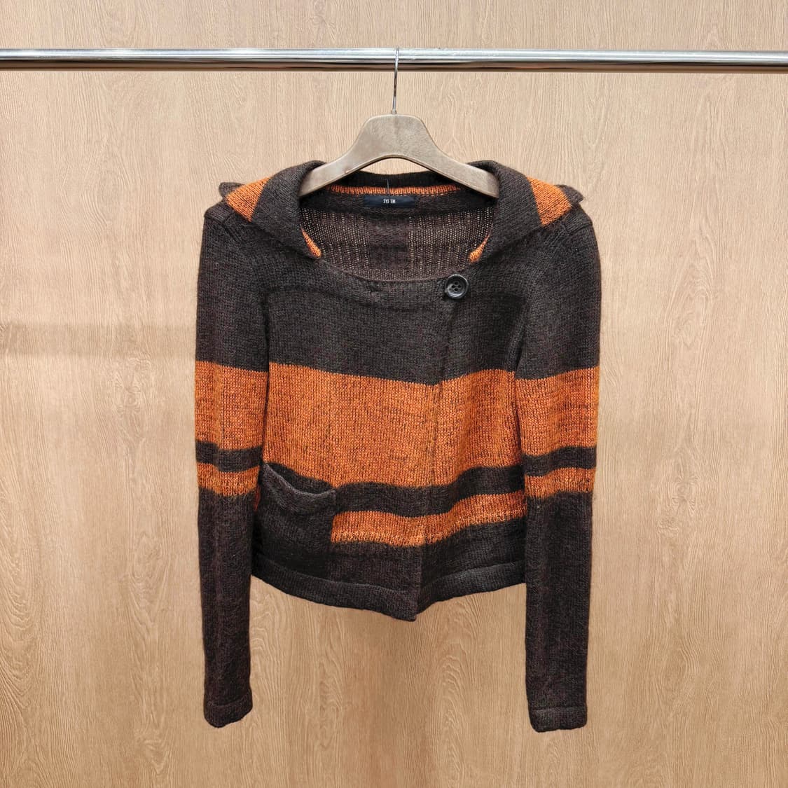 시스템 니트 가디건 스트라이프 숄카라 버튼 디테일 오렌지 브라운 배색 상품이미지2
