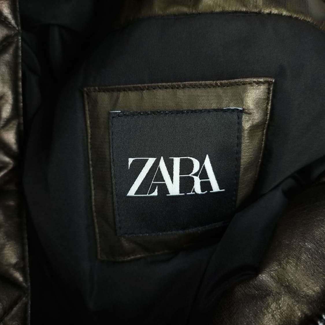 [자라] 글로시드 크랙 패디드 오버핏 봄버 자켓 브라운 M18690 상품이미지5