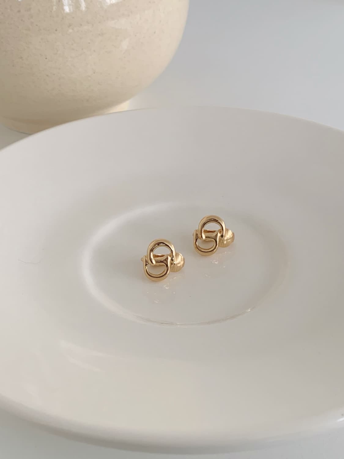 [ 디올 ] 빈티지 디올 골드 로고 클립 귀걸이 상품이미지9