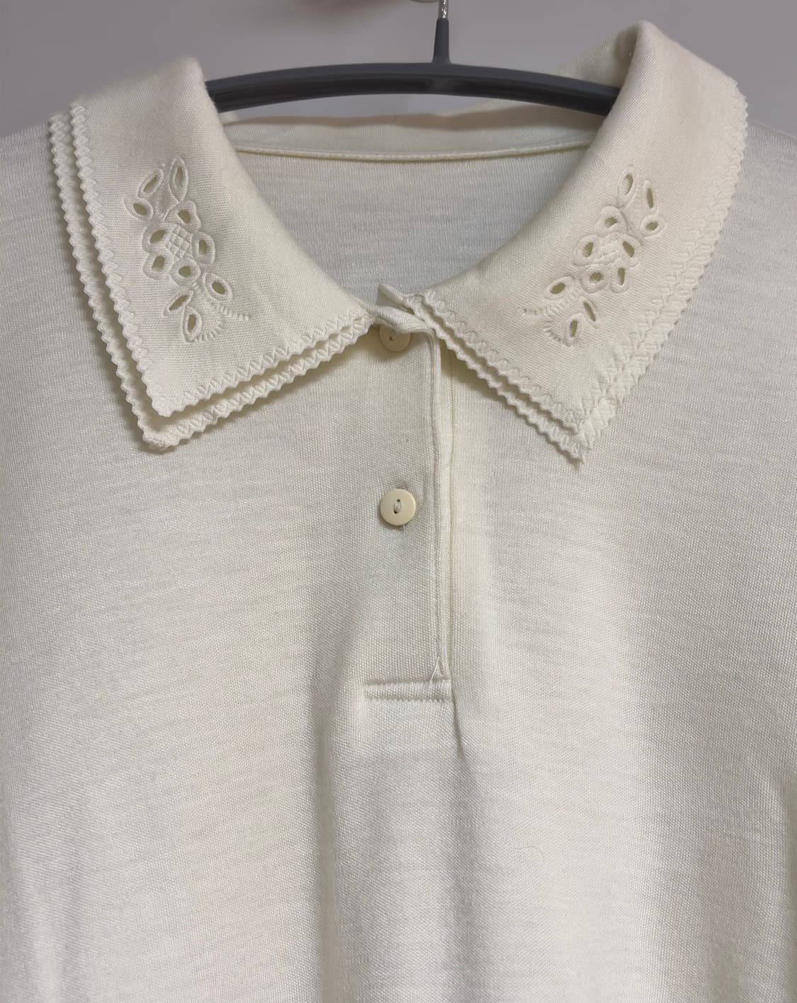 Cream Lace Collar Blouse 상품이미지3