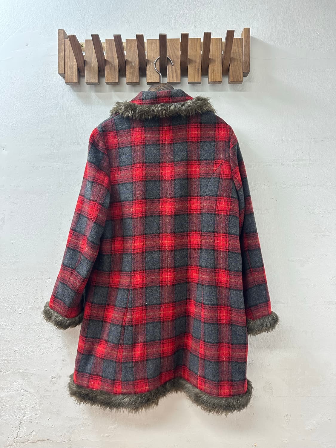 일본빈티지 BETTY’S BLUE 둥근카라 빈티지 퍼 트리밍 체크 코트 상품이미지5