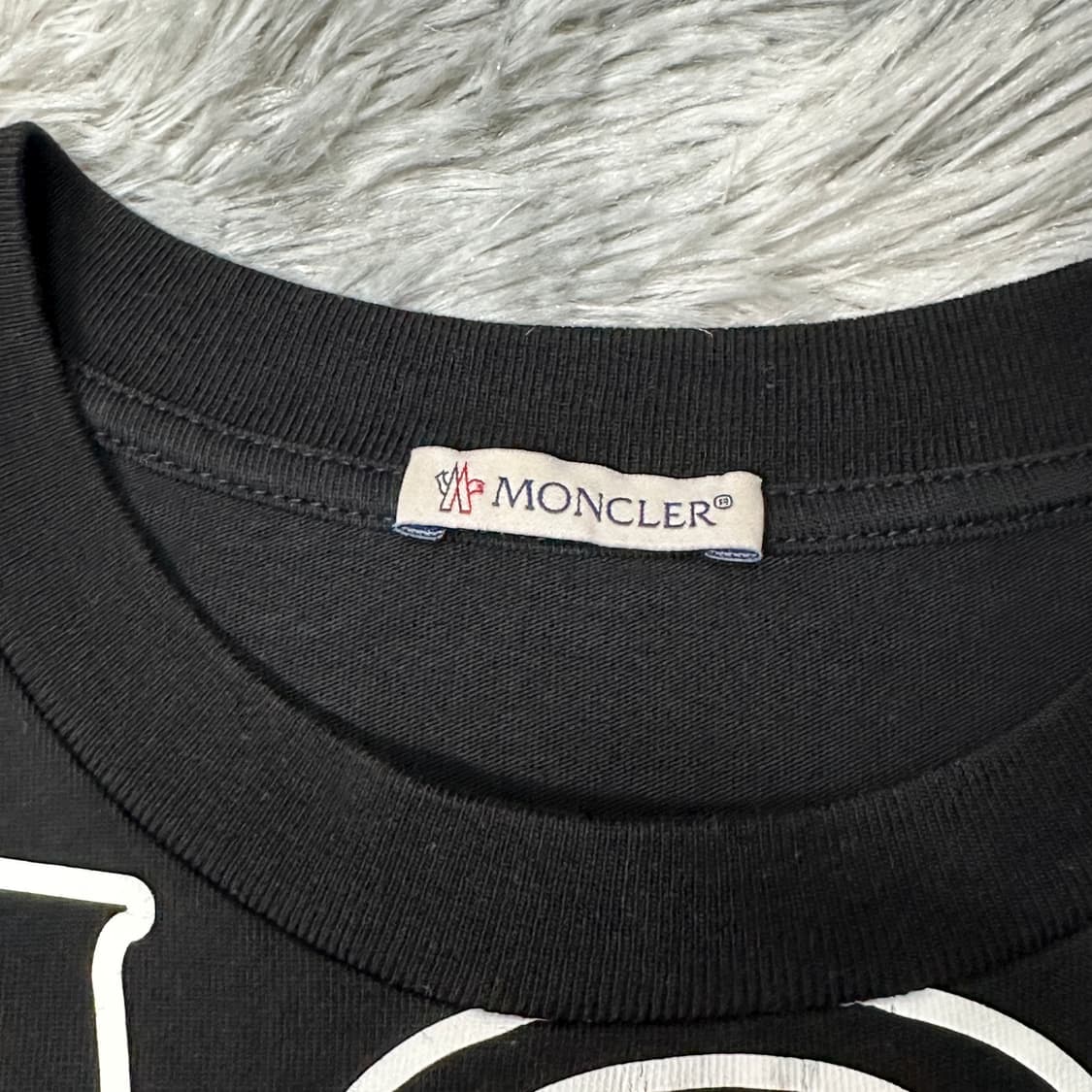 몽클레어 블랙 반팔  상품이미지5