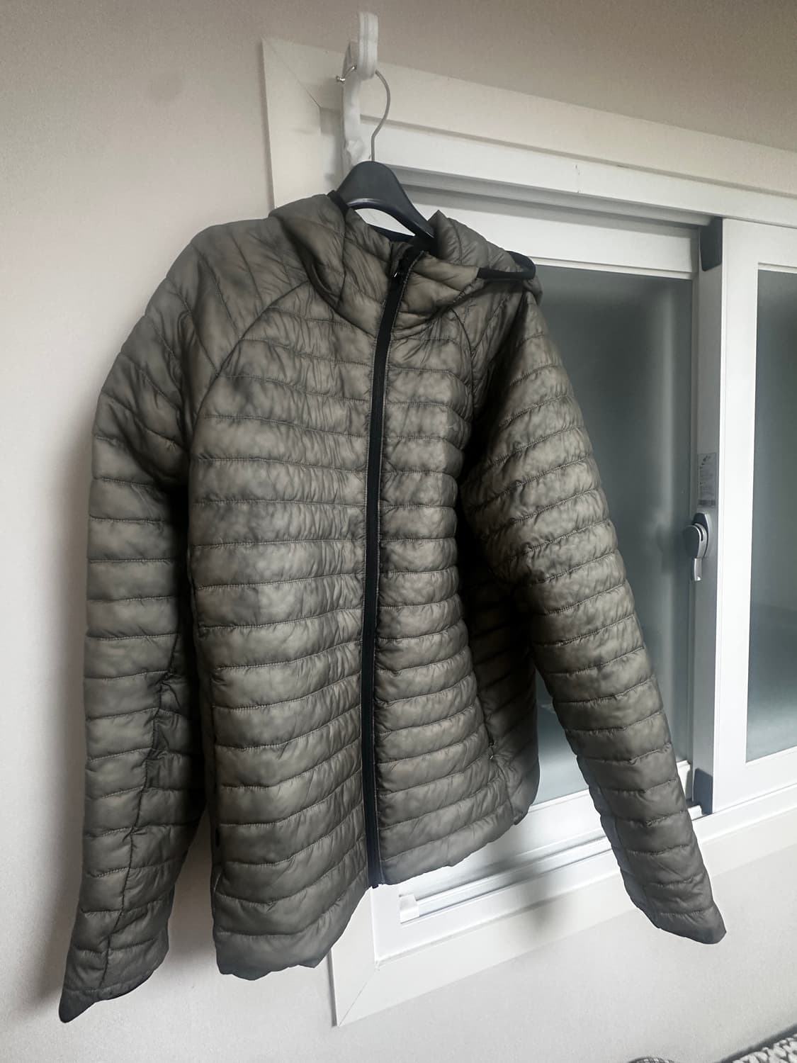 고요웨어 인슐레이션 자켓 팝니다. 상품이미지2