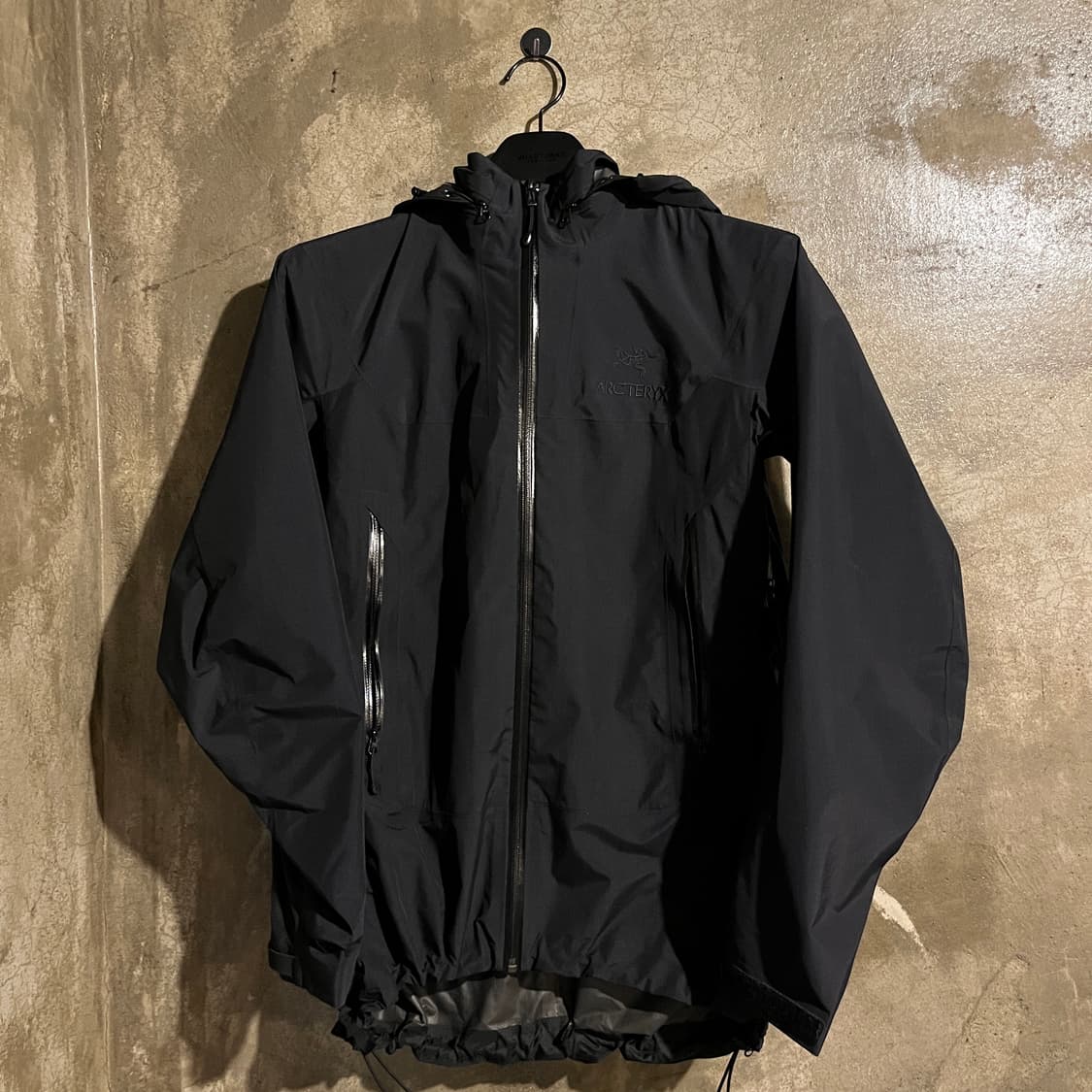 아크테릭스 고어텍스 팩라이트 쉘 여성 자켓 블랙 상품이미지5