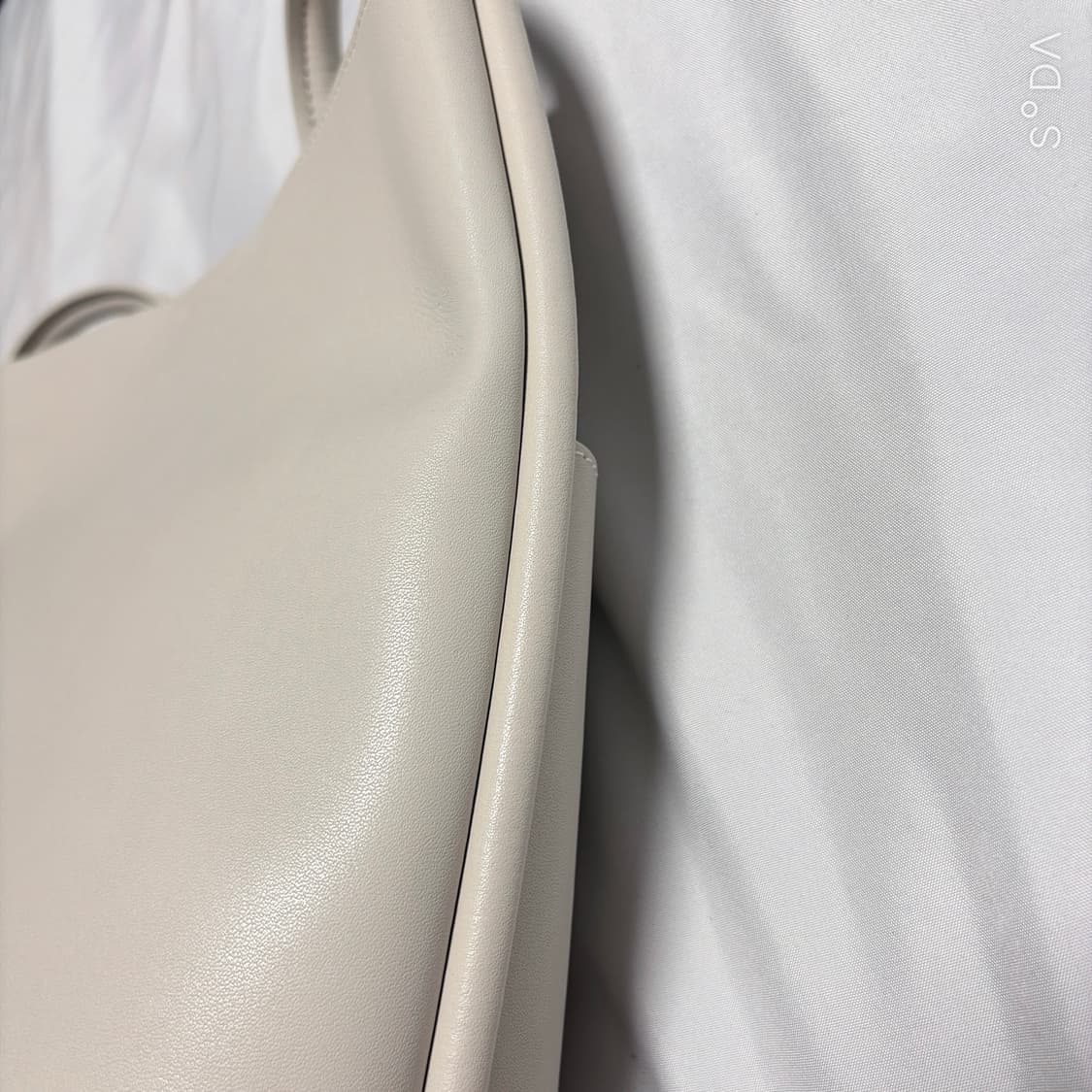 로서울 미디엄 머그 숄더백 아이보리 상품이미지5