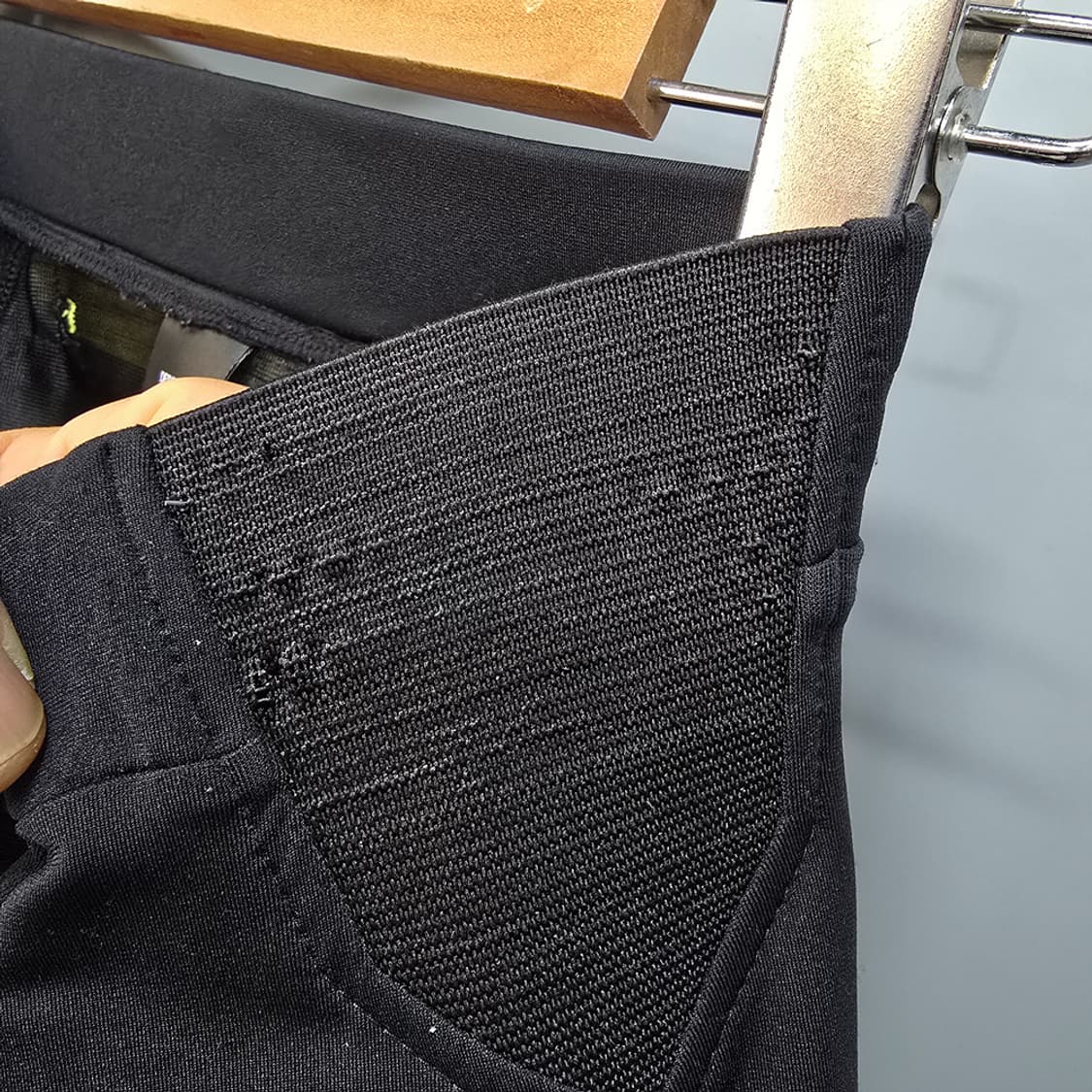 데상트(Descente) 블랙 트레이닝팬츠 90 상품이미지5