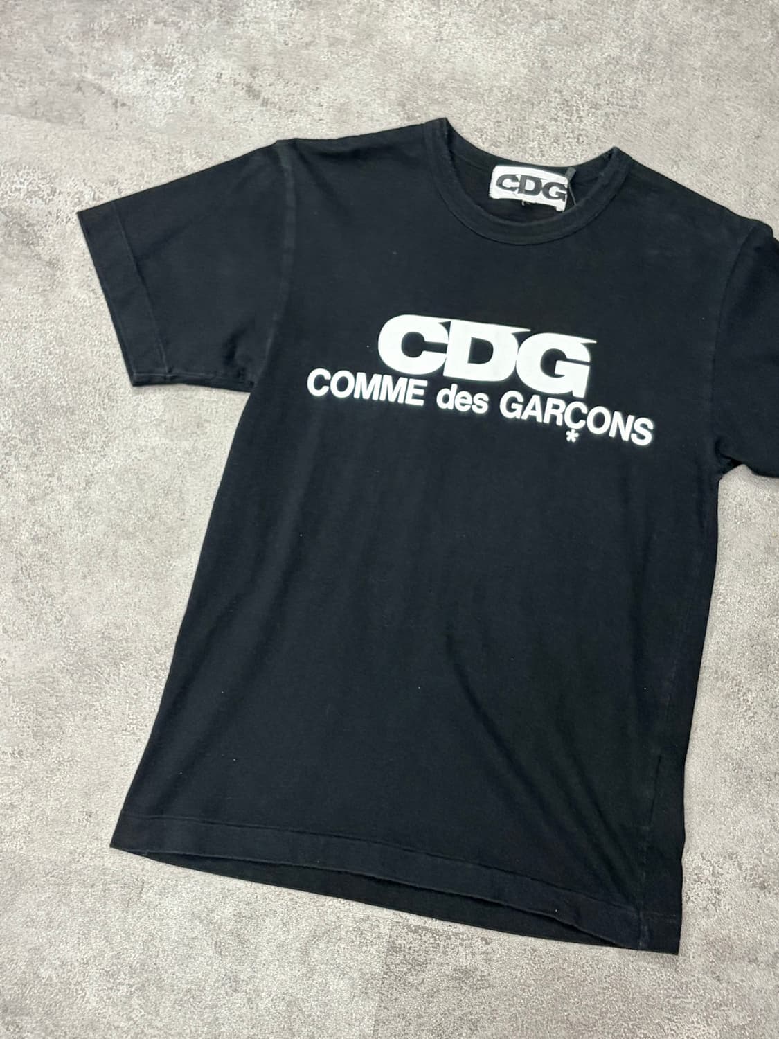 꼼데가르송 CDG 블랙 반팔 티셔츠 상품이미지4