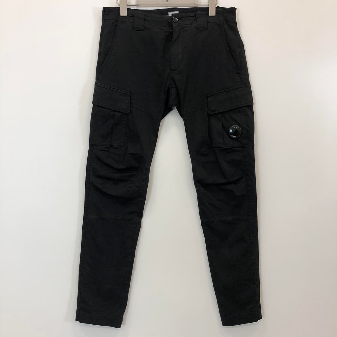 CP컴퍼니 ERGONOMIC FIT 렌즈 카고팬츠 46 상품이미지1