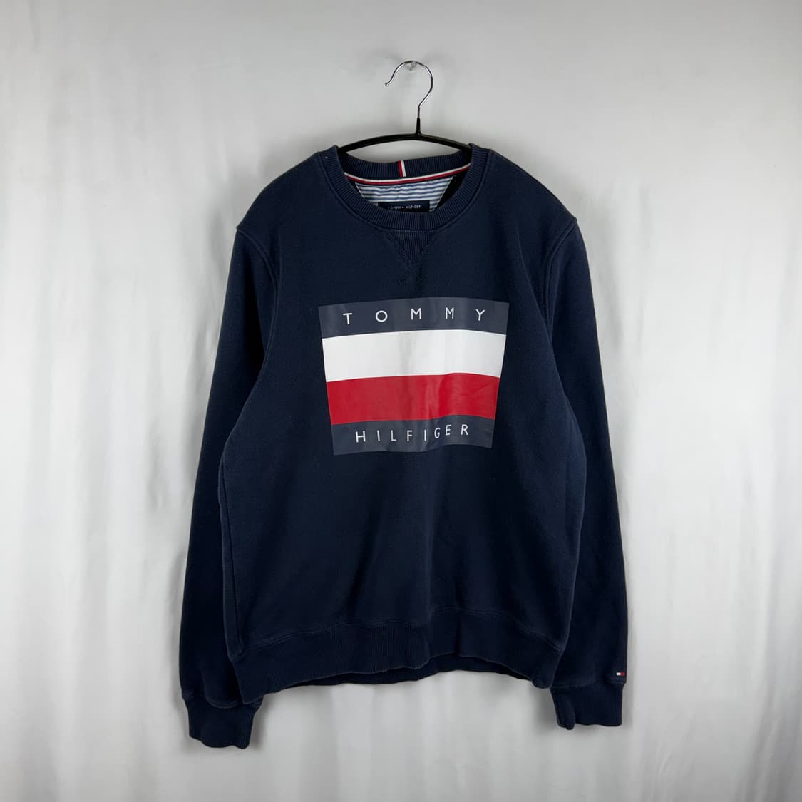 (무료배송)S) 타미힐피거 빅로고 맨투맨 네이비 상품이미지2