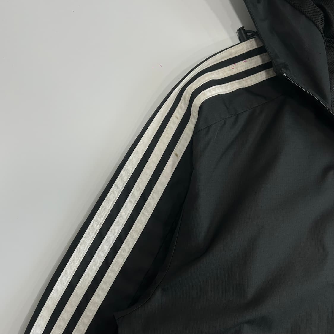 Adidas 아디다스 삼각로고 불랙 후드 바람막이 상품이미지7