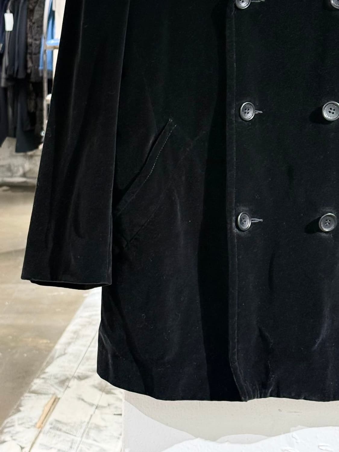 돌체앤가바나 블랙 벨벳 더블 브레스티드 코트 상품이미지4