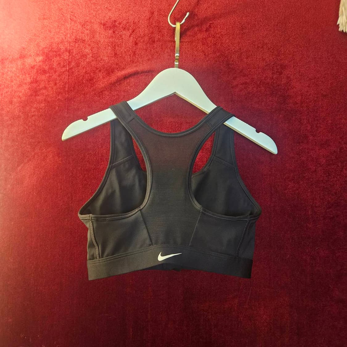 나이키(Nike) 드라이핏 스우시

프론트 집업 탑
 상품이미지1