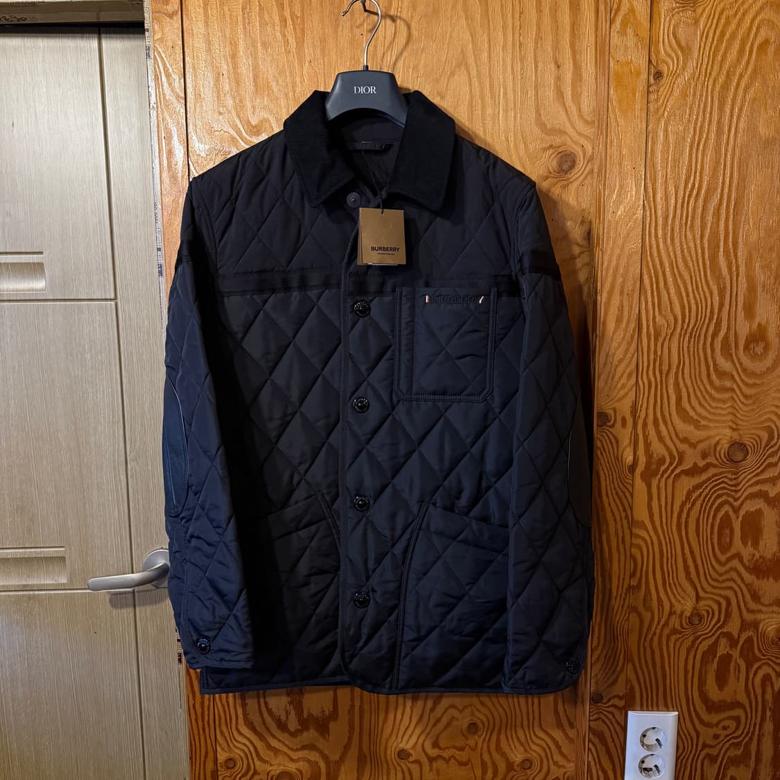 버버리 퀼팅 자켓 판매 합니다. 상품이미지1