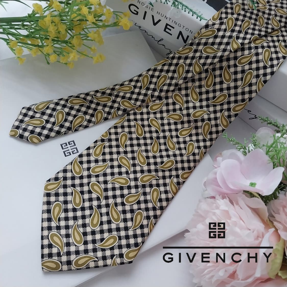 지방시 실크 옐로우 페이즐리&체크 넥타이 9.8cm A+등급 K1096
 상품이미지1