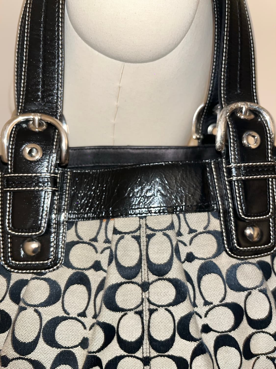 Coach Cookie and Cream Big Shoulder Bag 상품이미지6