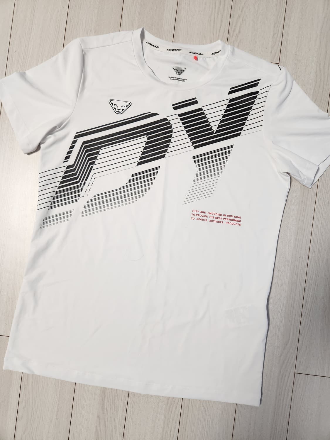 새상품급)다이나핏 스매쉬 반팔티 YWM21229W2 사이즈90 s

스포 상품이미지1