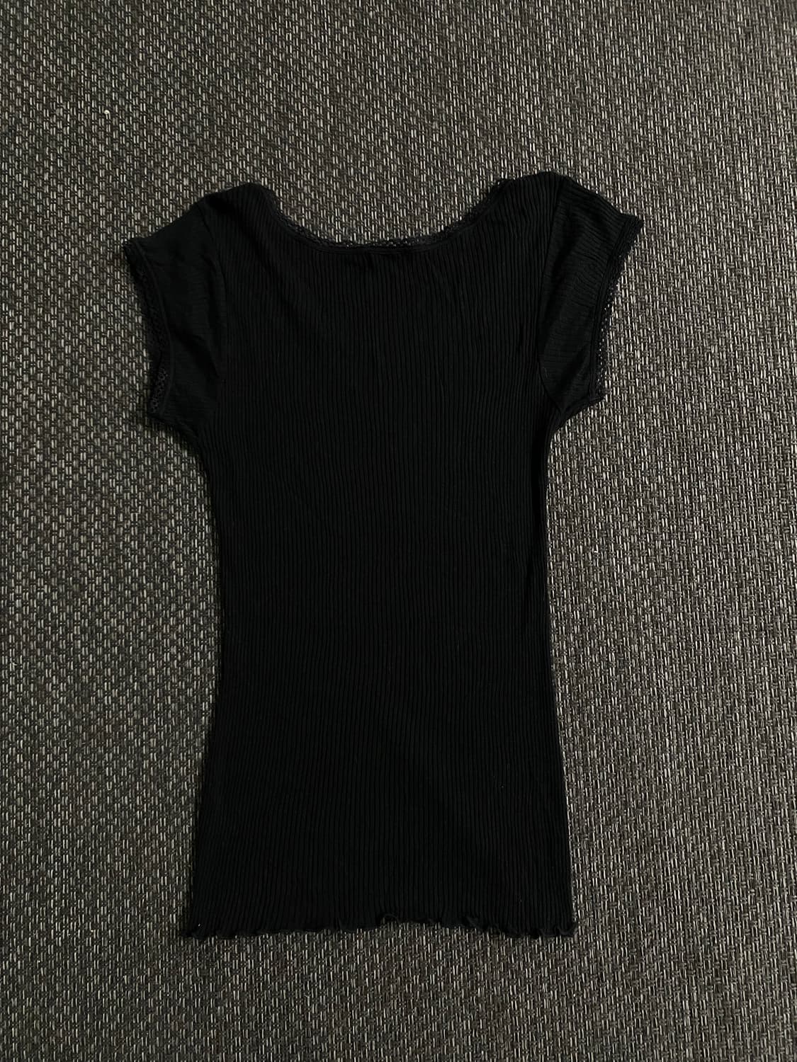 [MILEIL] Black Lace Detail Slim Fit Tee 상품이미지10