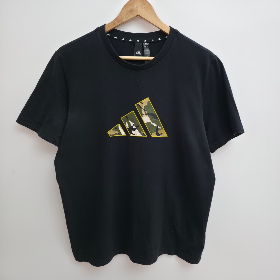 [XL] 아디다스 블랙 카모 반팔티 상품이미지1