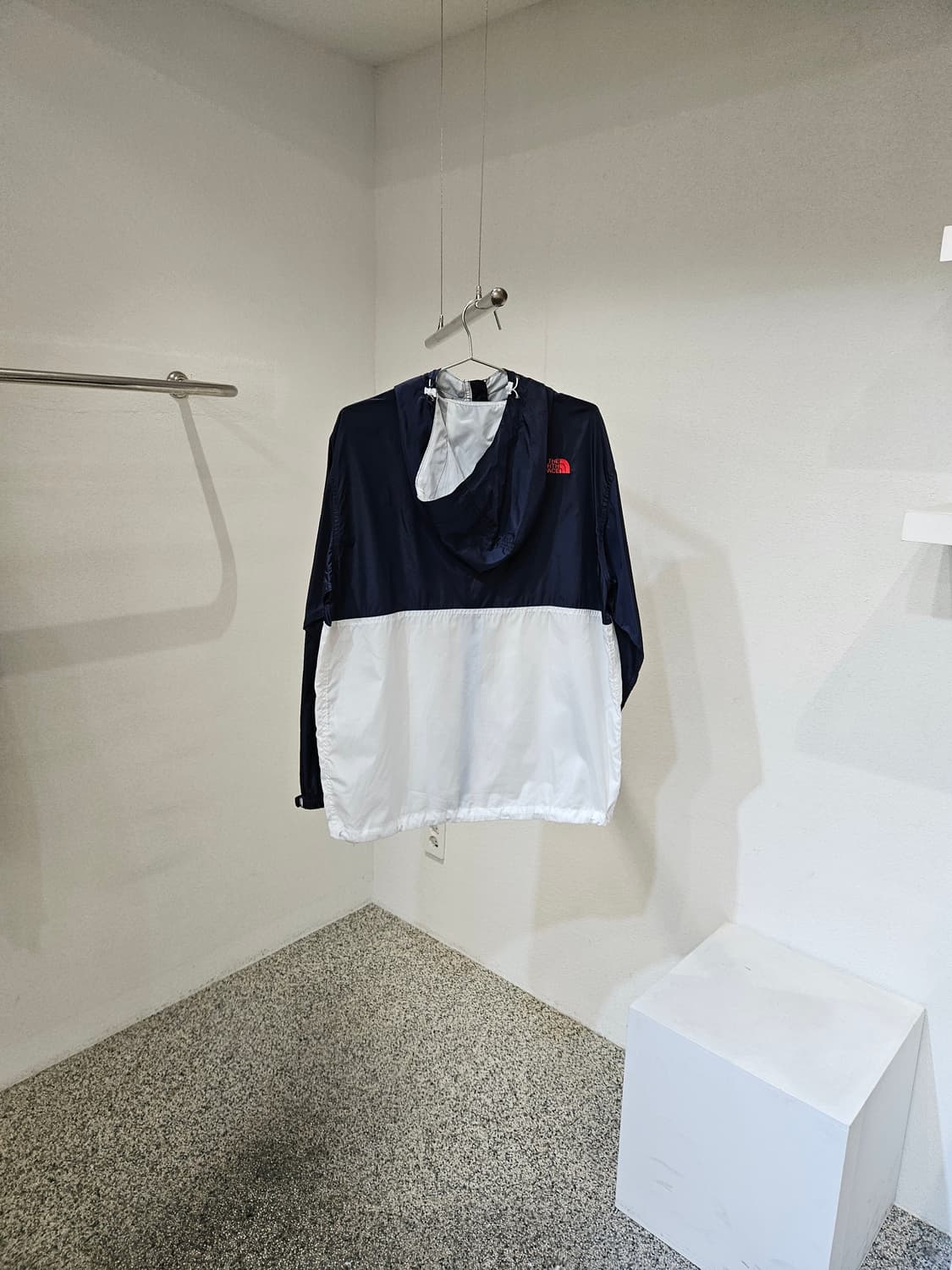 노스페이스 후드 바람막이 상품이미지2