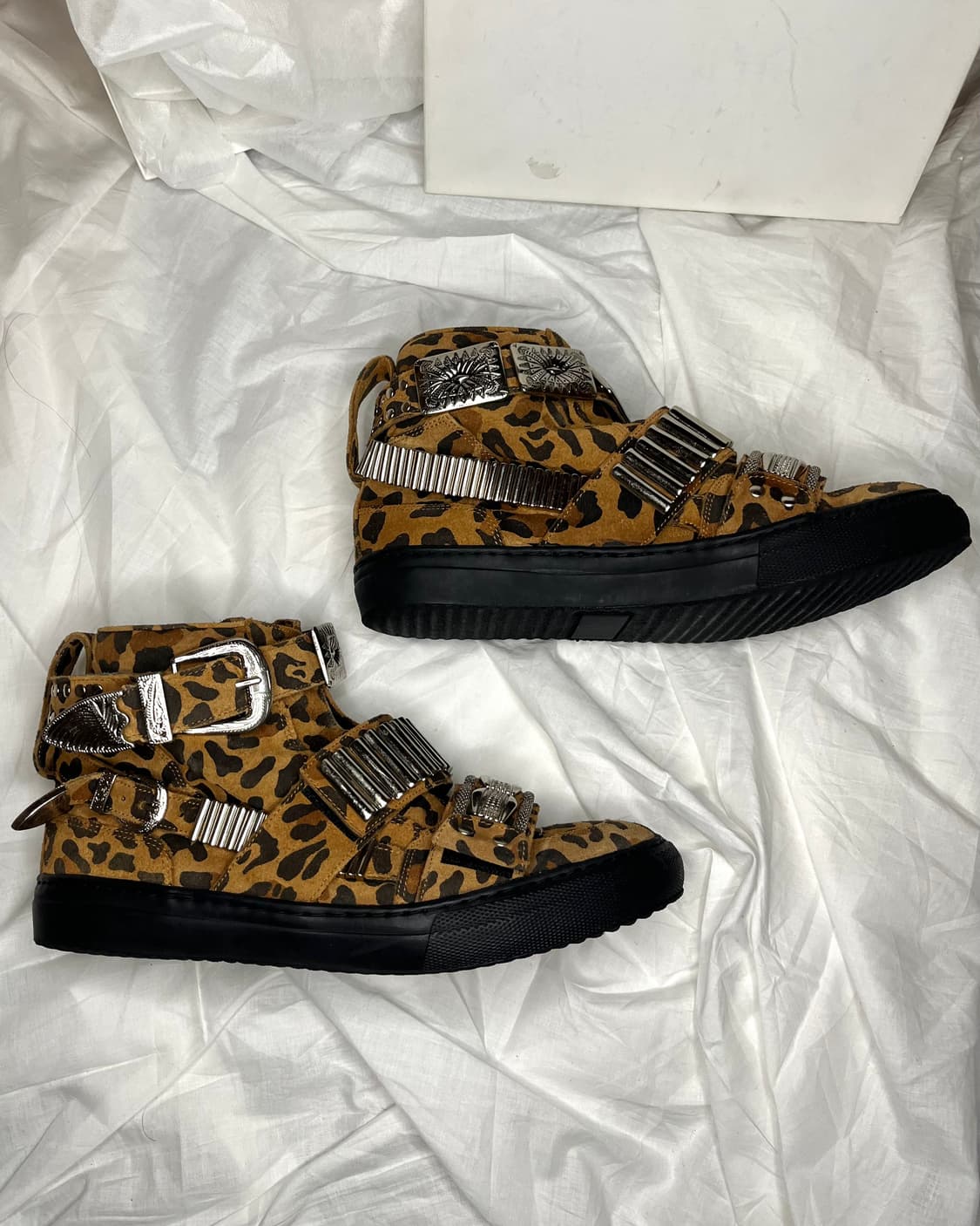 토가풀라 레오파드 메탈 버클 하이탑 스니커즈 상품이미지3