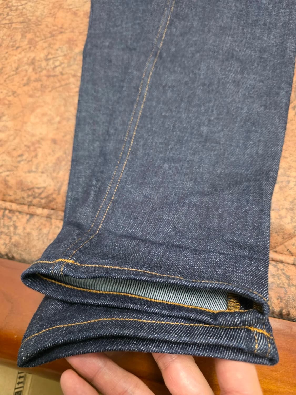 아크네스튜디오 슬림 스키니핏 생지 데님 팬츠 31 상품이미지4