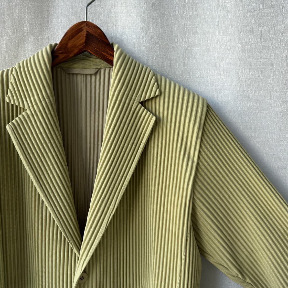 이세이 미야케 옴므 플리세 플리츠 테일러드 자켓 베이지 그린 2사이즈 상품이미지2