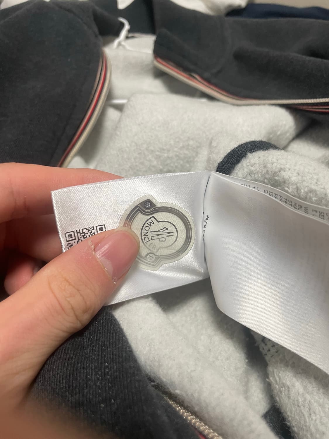 [정품] 몽클레어 삼선 마그리아 집업 상품이미지4