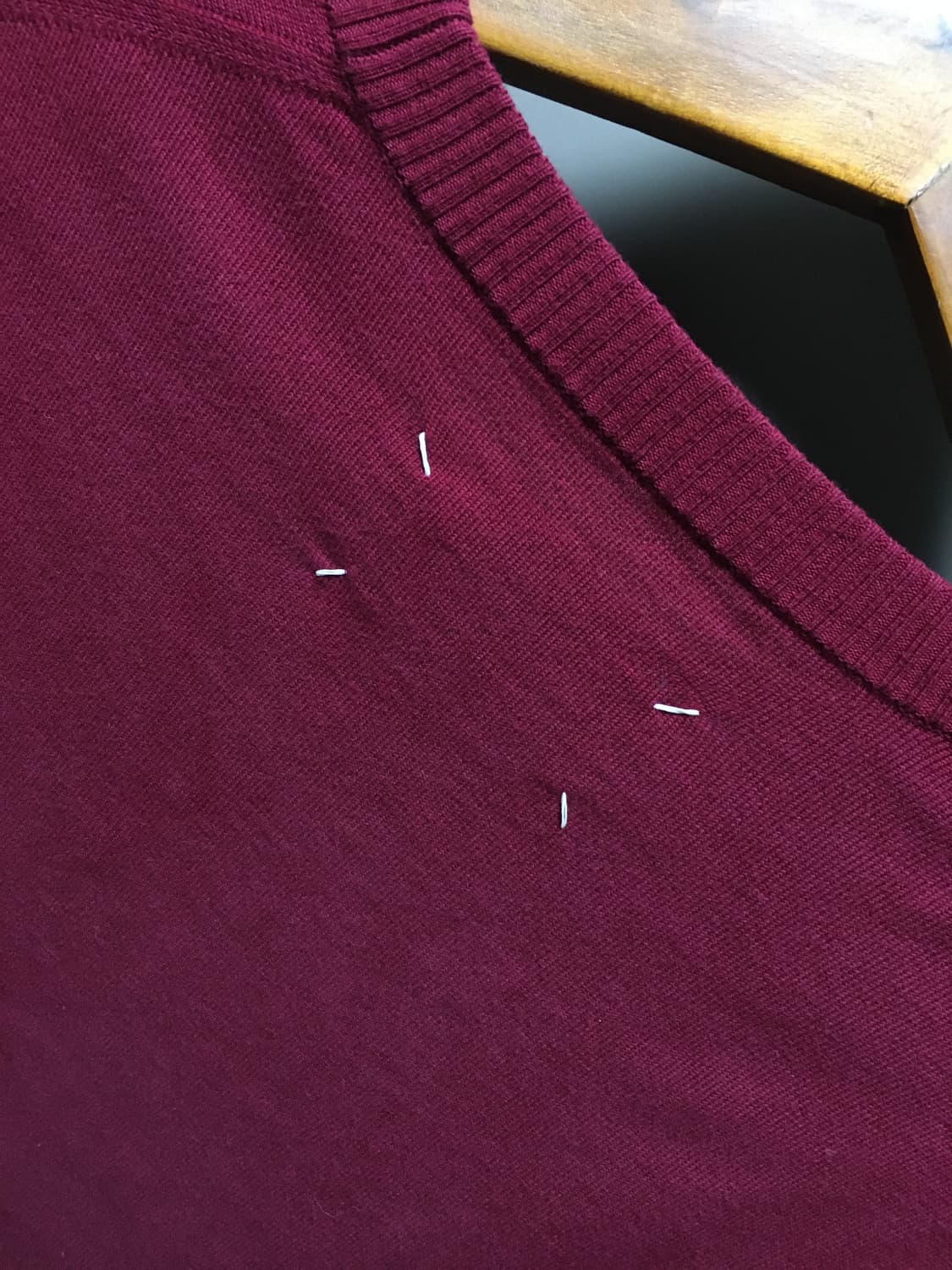 마르지엘라 엘보우 패치 버건디 니트 상품이미지3