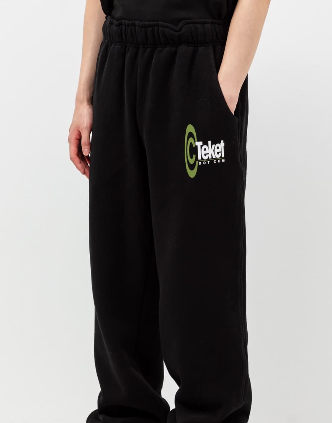 테켓 스웻팬츠 L 구합니다 상품이미지1