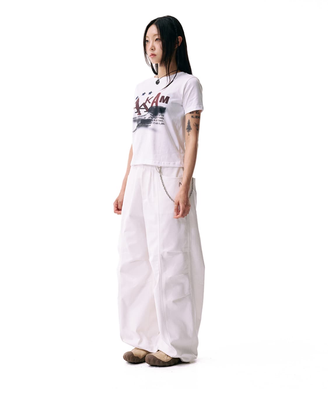 아캄 Knee Pin-tuck Printed Denim Pants 화이트 상품이미지2