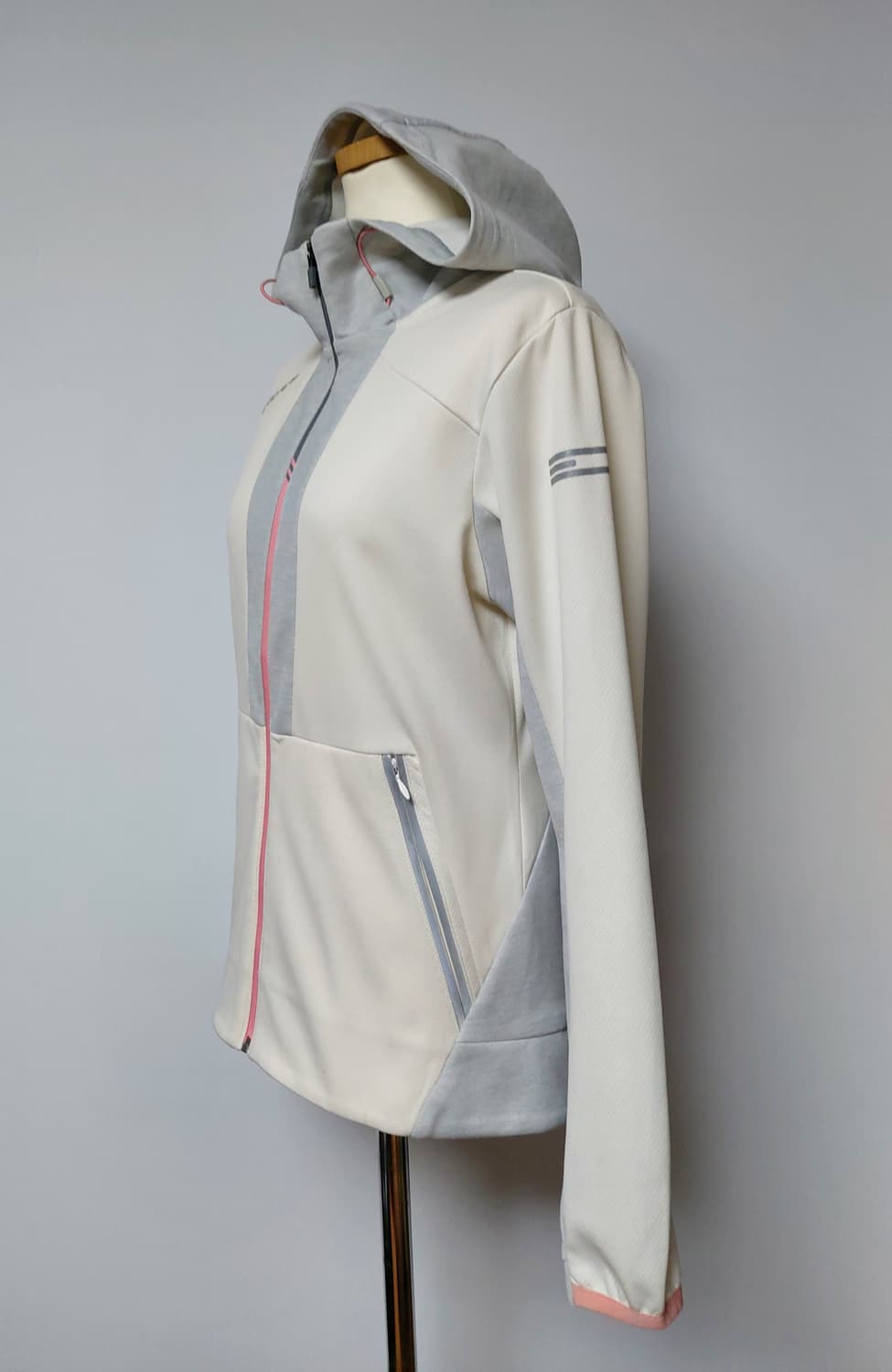 아이더 피네츠 트레이닝 자켓(S)

 상품이미지2