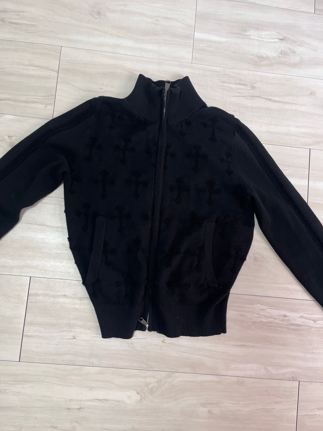 아캄 Cross Boucle Knit Zip-Up (BLACK) 상품이미지5