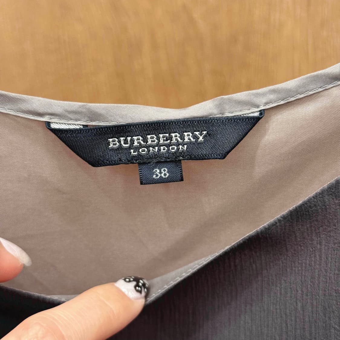 버버리 런던 실크 믹스 슬립 미디 원피스 배색 스트렙 그레이 상품이미지7